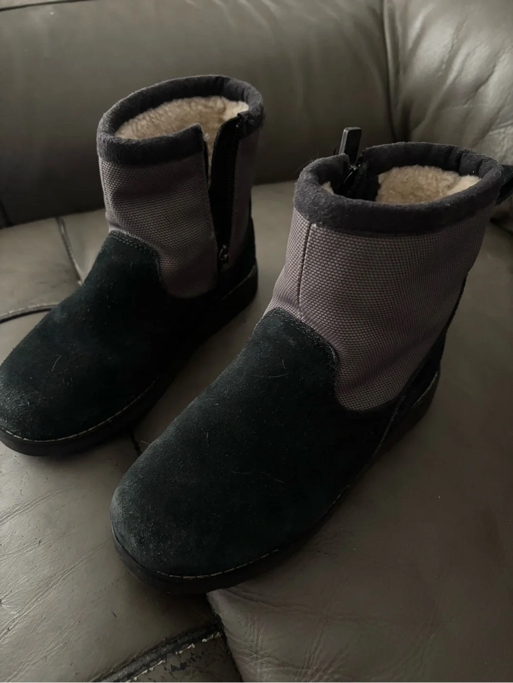 UGG Kids’ Classic Black Suede Boots – Big Kids Size 1